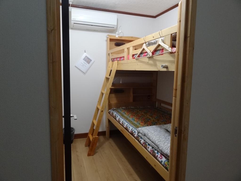Santana Guest House โอซาก้า ภายนอก รูปภาพ