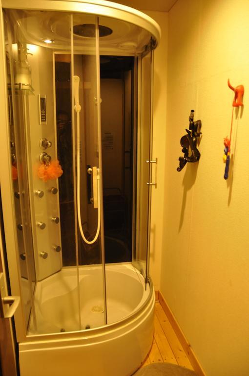 Santana Guest House โอซาก้า ภายนอก รูปภาพ